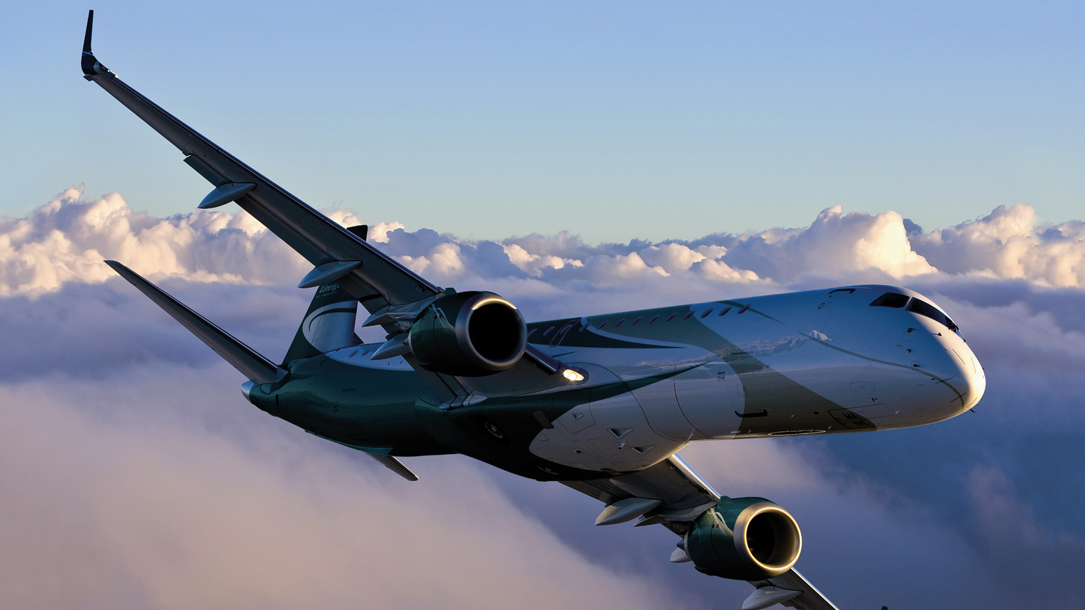 EMBRAER LINEAGE 1000
