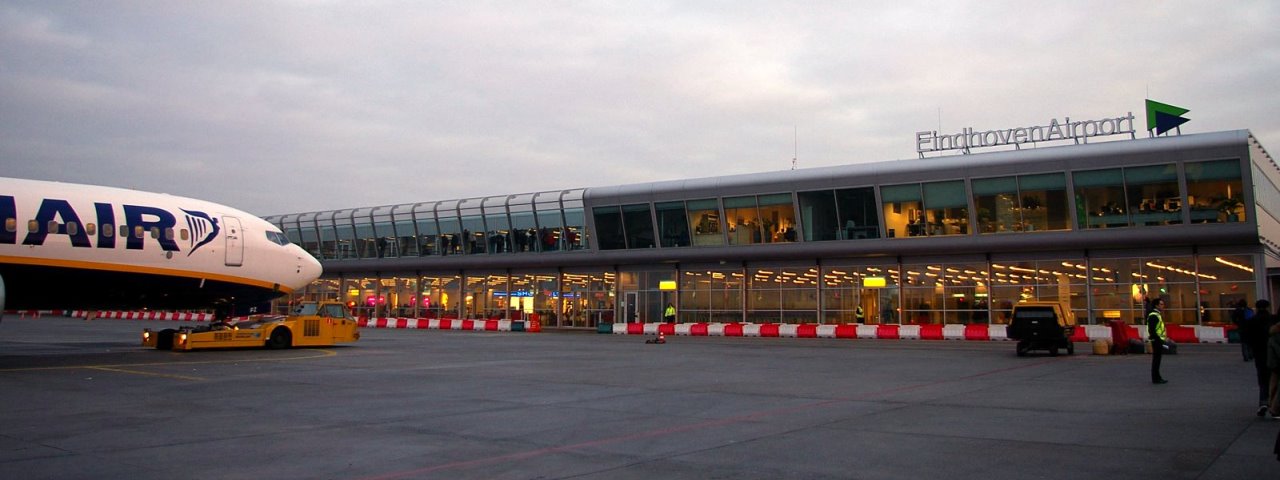 Charterflug im Privatjet zum Flughafen Eindhoven